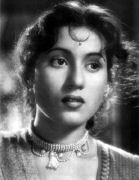 13689372_madhubala_400.jpg